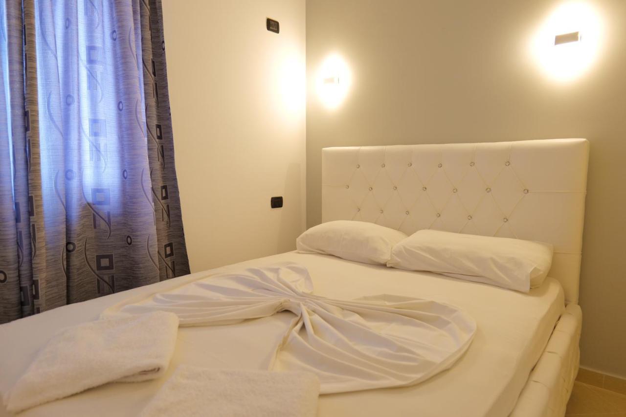 Hotel Dior Sarandë Eksteriør billede