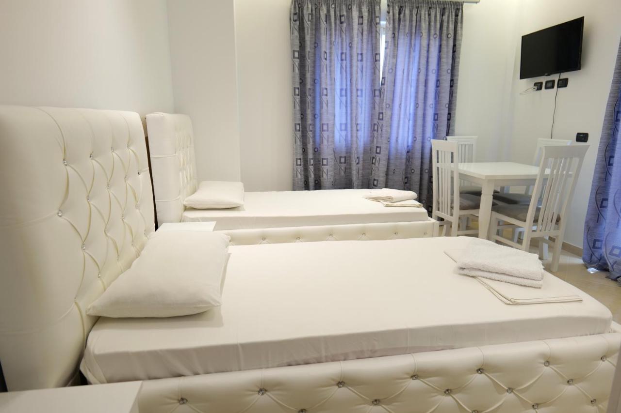 Hotel Dior Sarandë Eksteriør billede